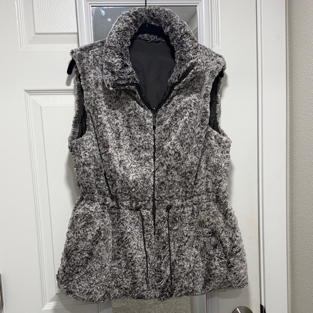Women's Gray reversible Sleeveless Jacket